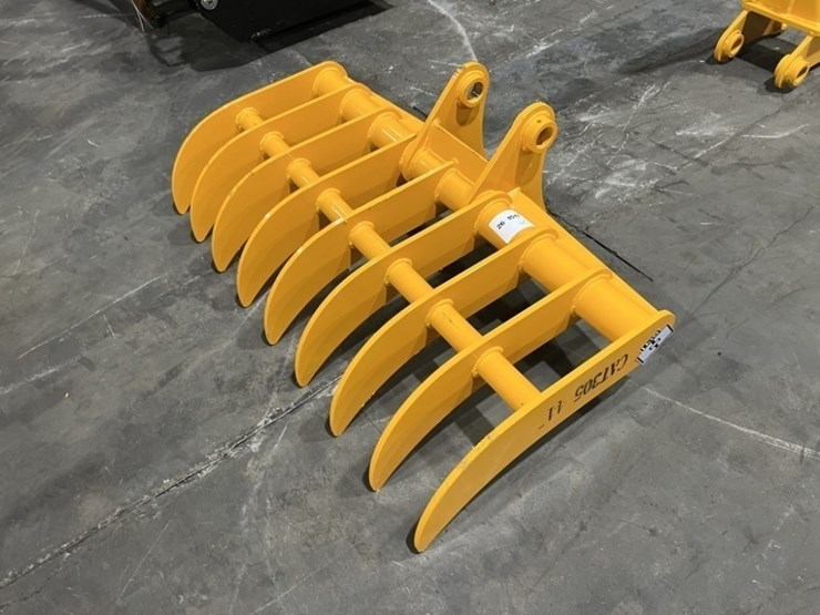 2026-caterpillar-305-image-2