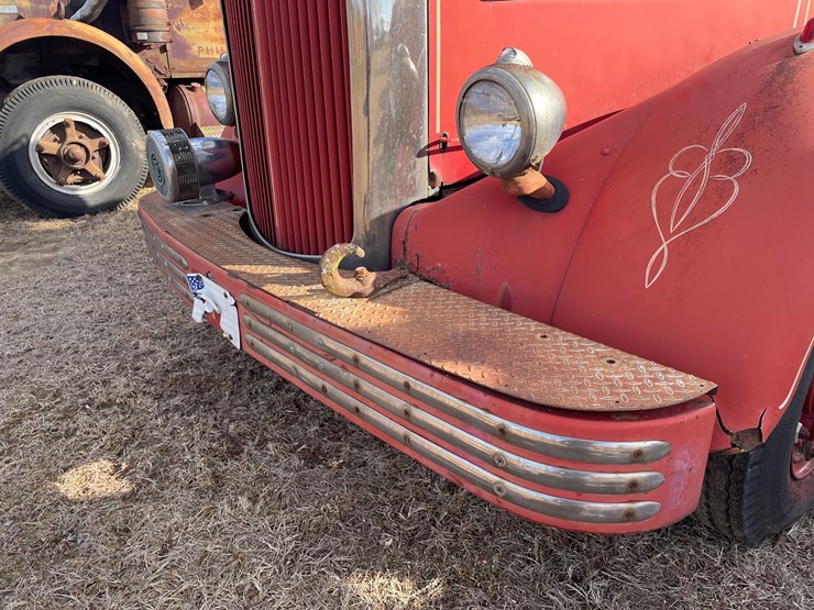 #4206-•-1951-mack-fire-truck-cab-and-chassis,-(no-title)-image-8