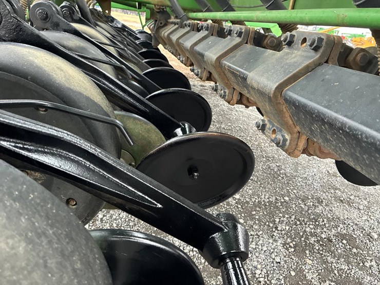 2003-john-deere-1590-image-42