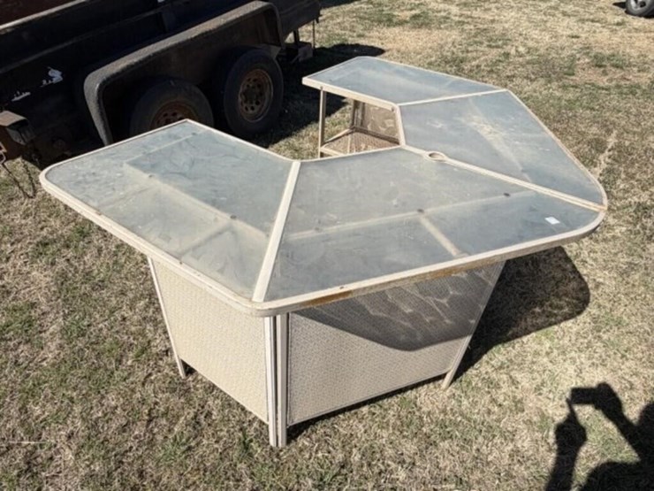 metal-patio-bar-image-4