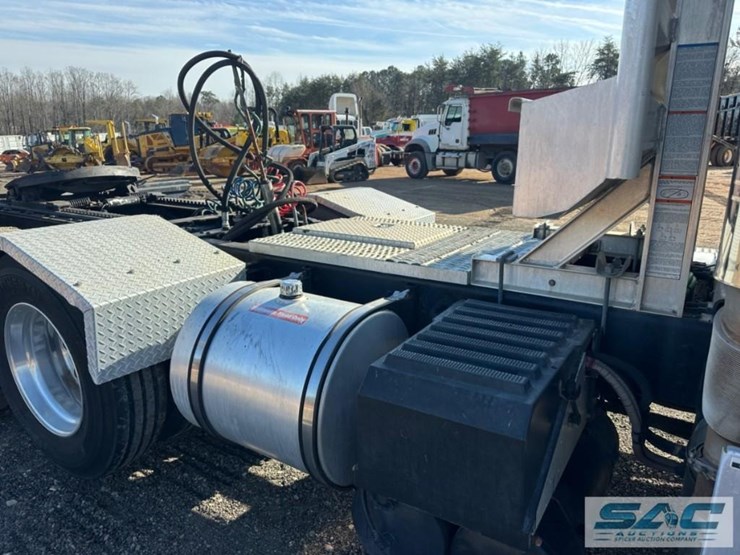 2017-international-hx620-image-20