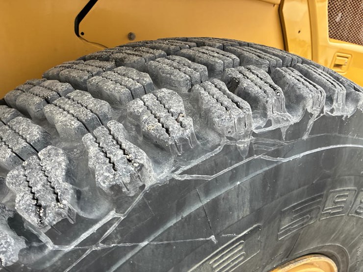 2021-caterpillar-926m-image-65