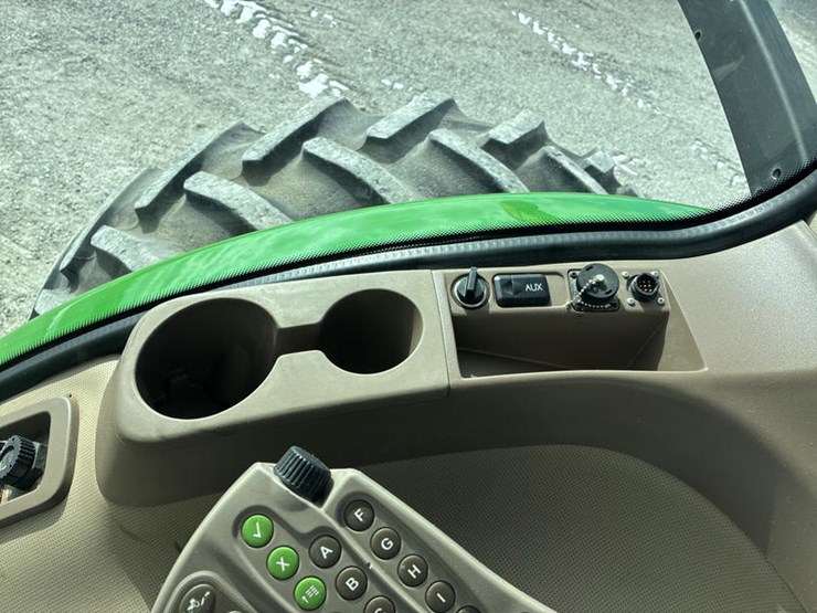 2013-john-deere-8335r-image-84