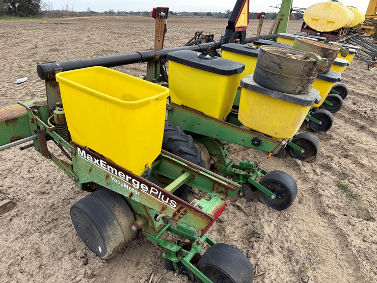 john-deere-1700-image-11