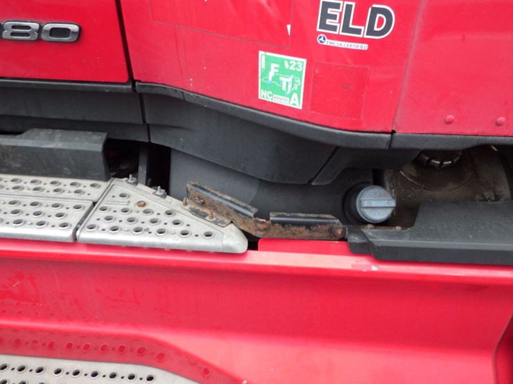 2022-kenworth-t680-image-25