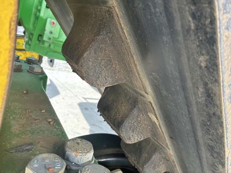 2021-john-deere-8rx-370-image-42