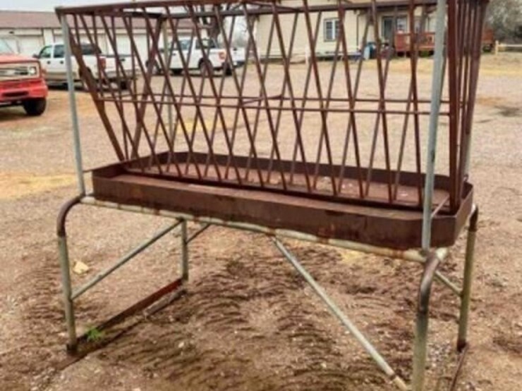 square-bale-horse-feeder-image-3