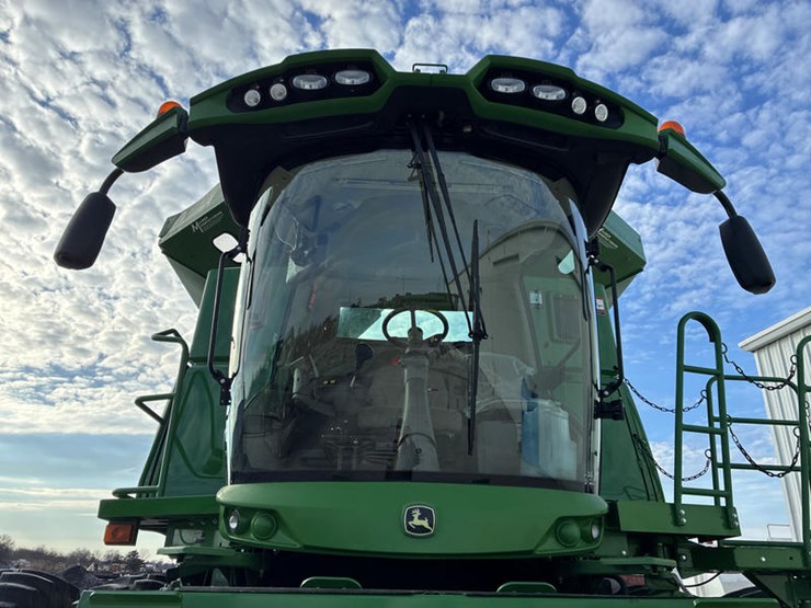 2015-john-deere-s670-image-14