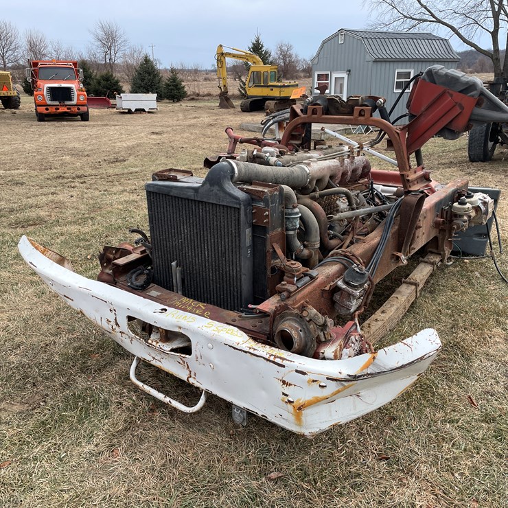 #4226 • Mack Midliner 6-Cylinder Diesel Engine