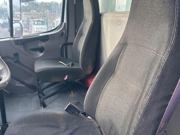 2009-freightliner-mc-4000-gallon-t/a-water-truck-image-22