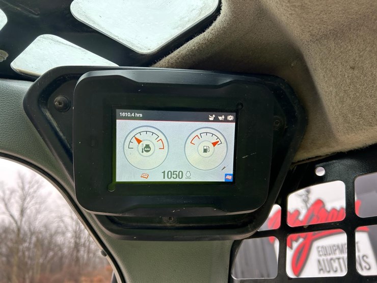 2023-bobcat-t76-image-24