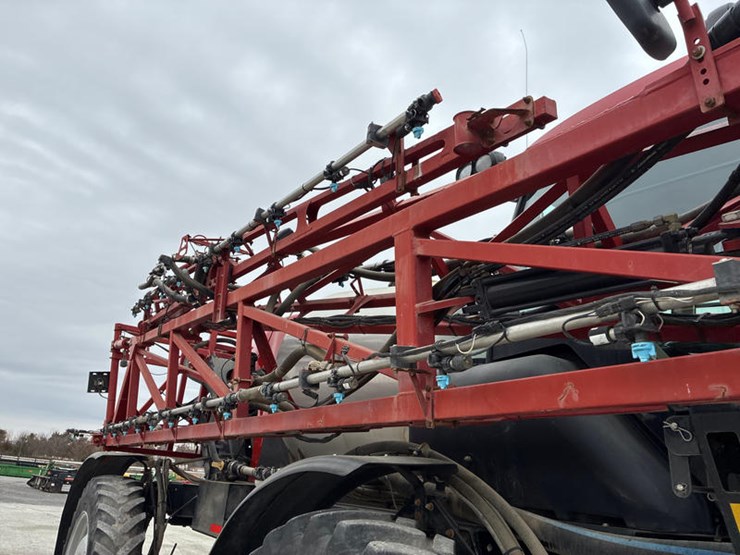 2015-case-ih-patriot-3340-image-23