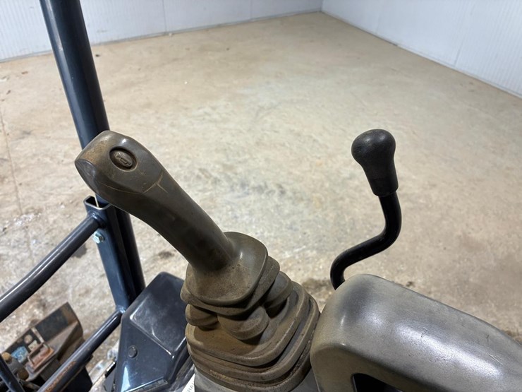 2019-deere-17g-image-24