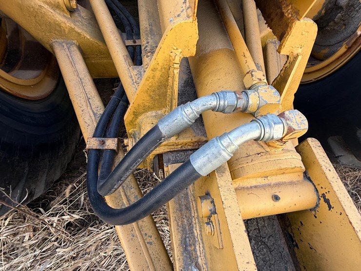 caterpillar-80-image-8