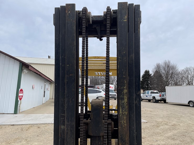 #4224-•-white-lp-forklift-image-11