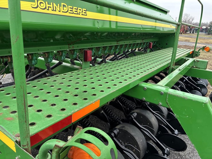 2003-john-deere-1590-image-46