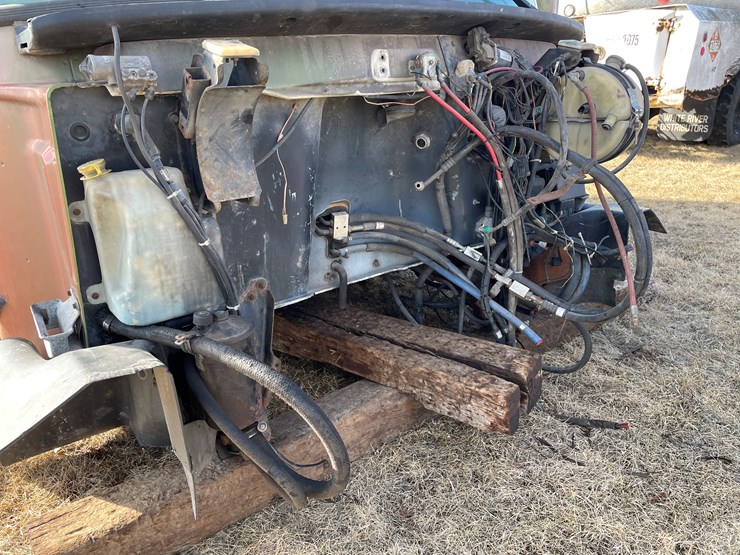 #4223-•-2002-mack-cx613-semi-tractor-sleeper-cab-image-25