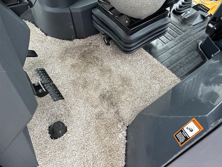 2020-john-deere-2020-image-68