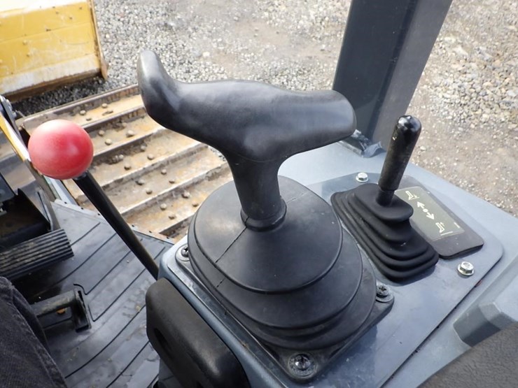 2019-deere-450k-lgp-image-29