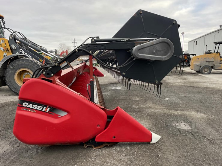 2011-case-ih-3020-image-15