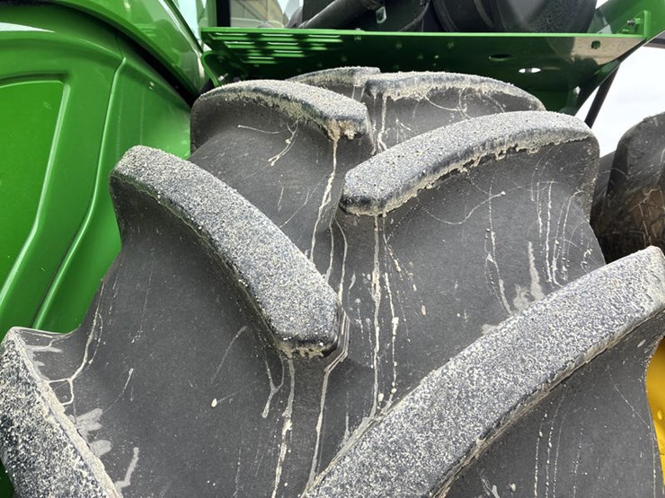 2025-john-deere-9r-590-image-52