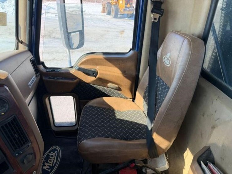 2008-mack-gu813-tri/a-boom/flatbed-truck-1m2ax16c9-image-24