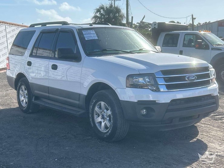 2017-ford-expedition-image-2