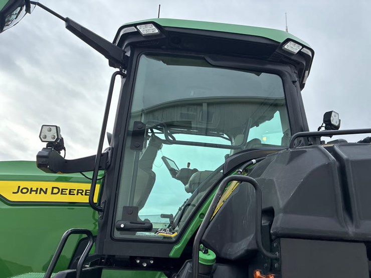2021-john-deere-8rx-410-image-31