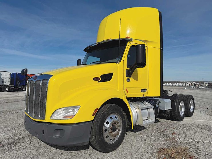 2021-peterbilt-579-image-1