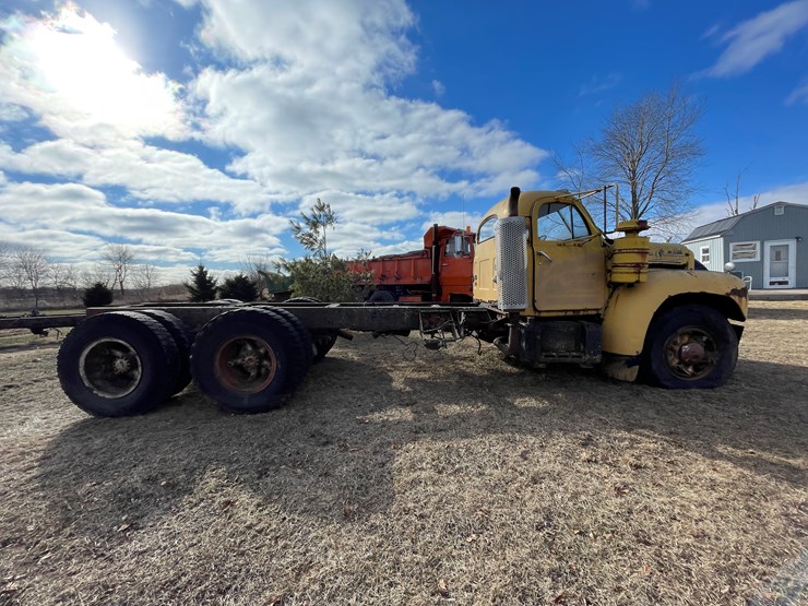 1963-mack-b61-image-4