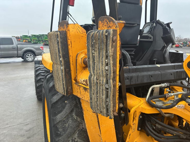 2019-jcb-3cx-image-43