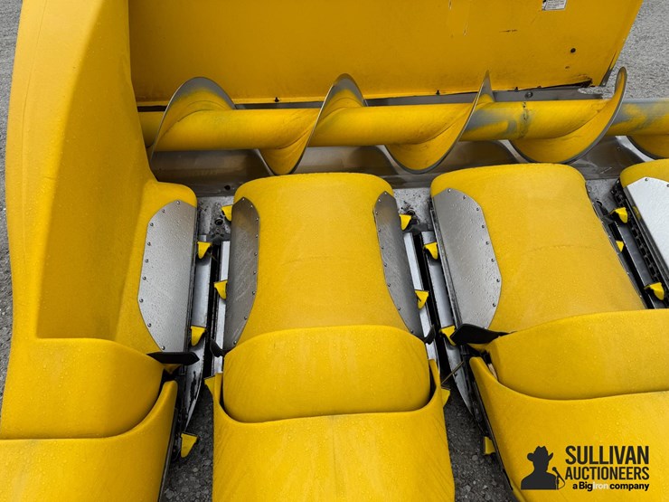 2005-new-holland-98c-image-11