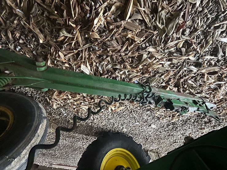 fox-bradly-600-center-dump-gravity-wagon-image-7