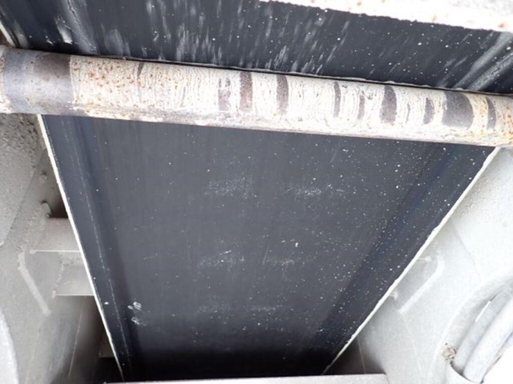 2011-peterbilt-365-image-56