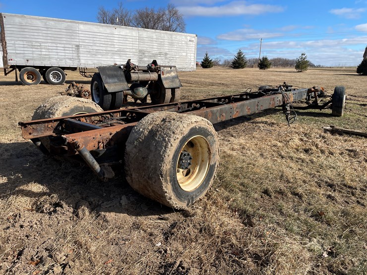 #4217-•-truck-cab-and-chassis-frame-image-4