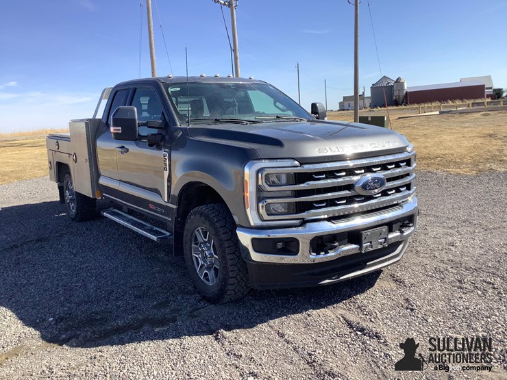 2023-ford-f250-lariat-image-3