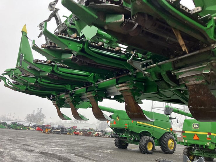 2024-john-deere-c16f-image-33