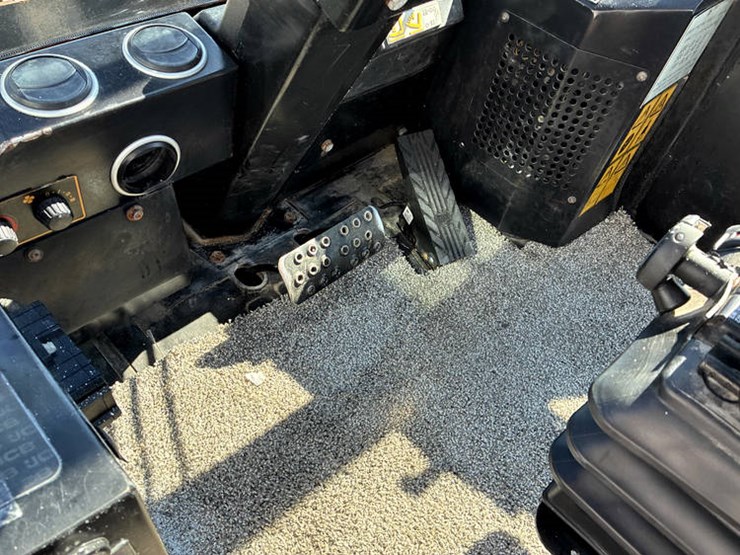 2018-jcb-930-image-56