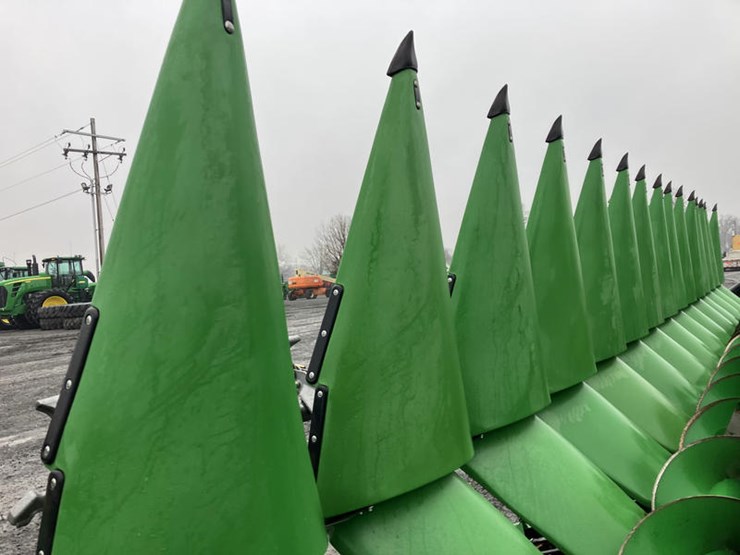 2024-john-deere-c16f-image-8