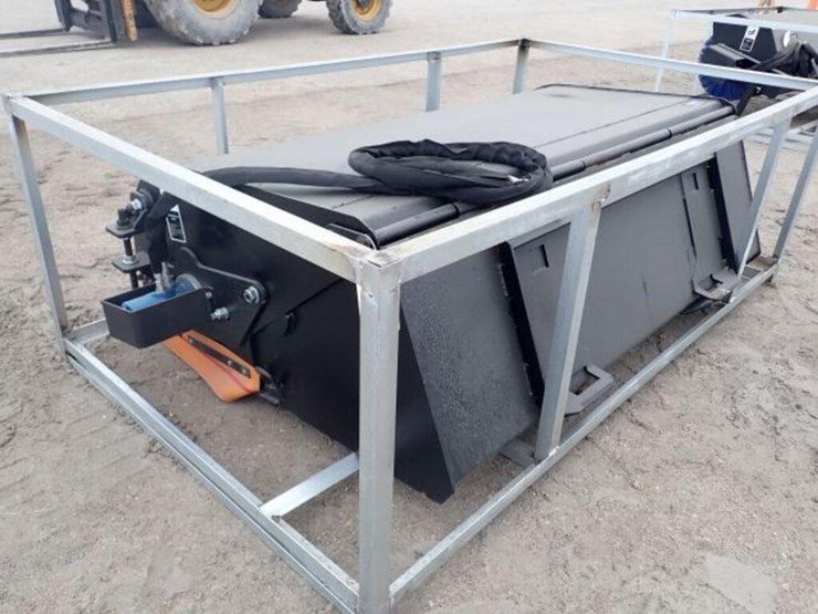unused-great-bear-72-in.-skid-steer-rotary-broom-image-4