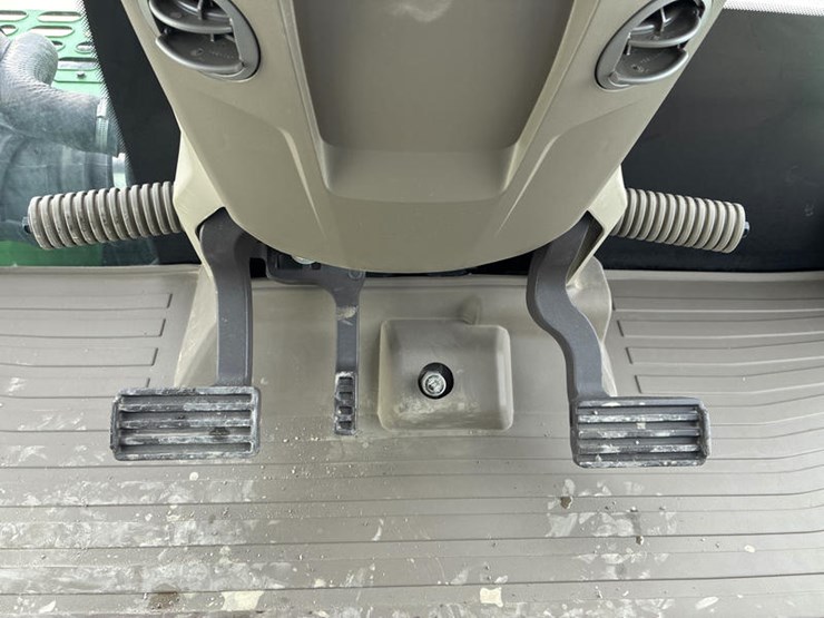 2023-john-deere-9rx-590-image-83