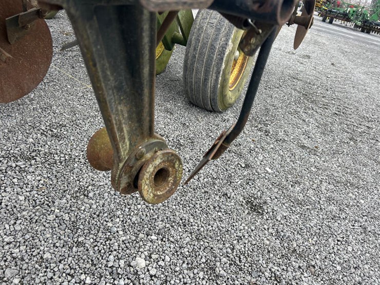 john-deere-230-image-8