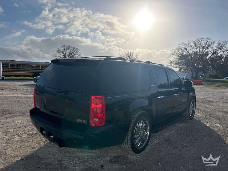 2008-gmc-yukon-xl-image-3