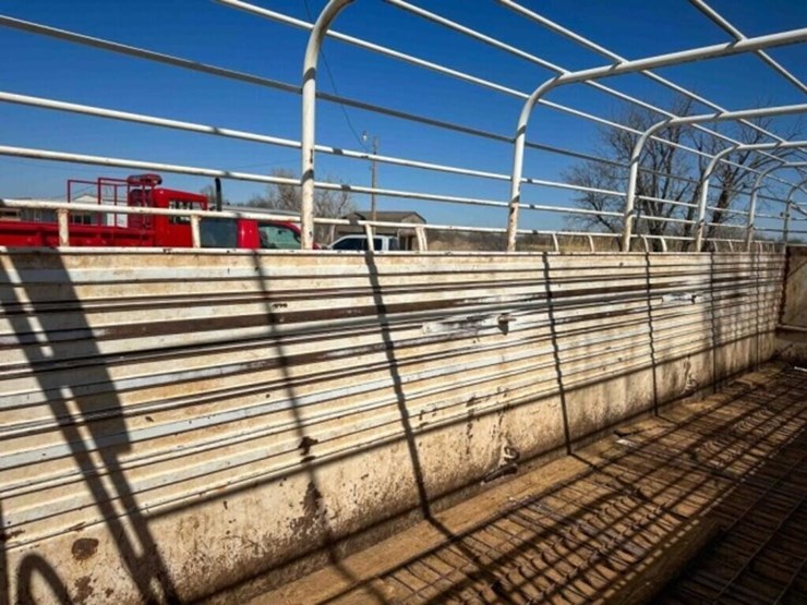 24’-x-6’-gooseneck-livestock-trailer-image-13