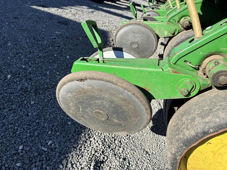 john-deere-7200-image-68