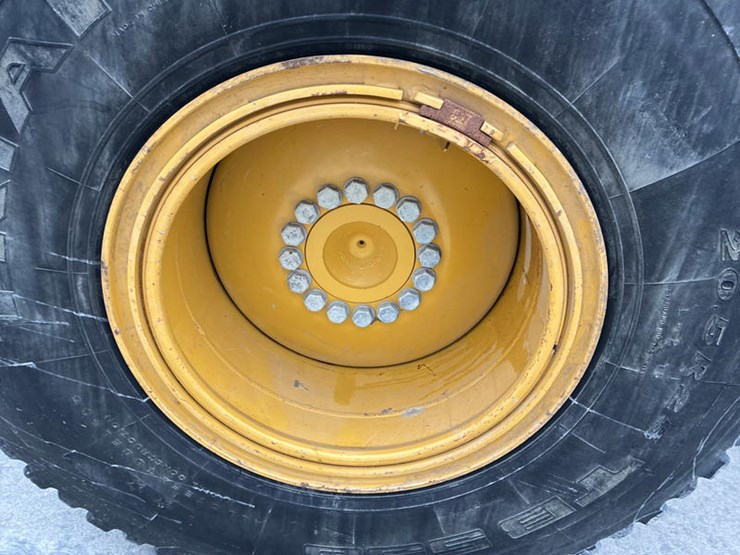 2021-caterpillar-926m-image-54