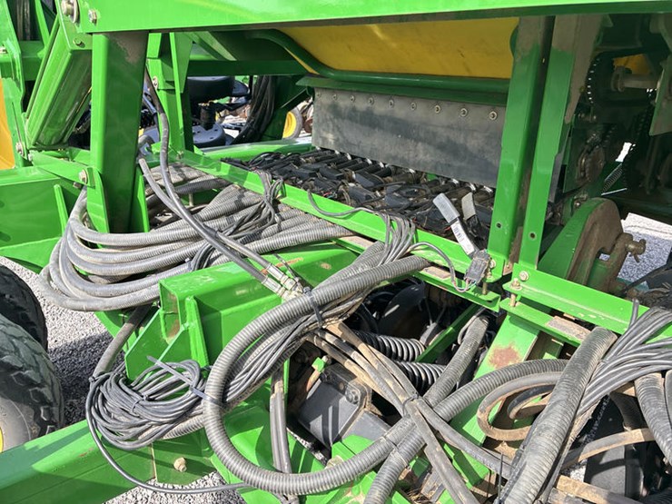 2005-john-deere-1690-image-71