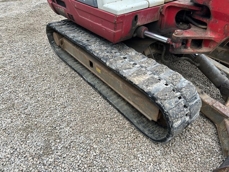 takeuchi-tb250-image-10