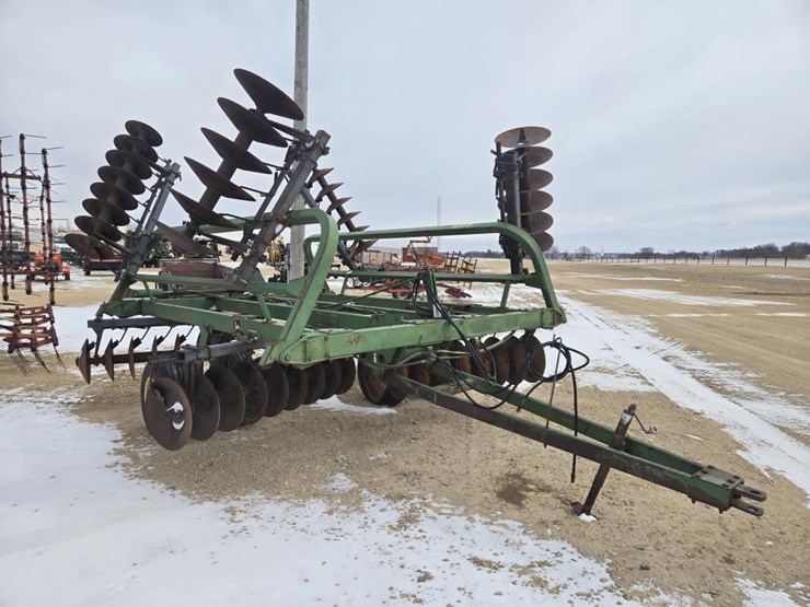 john-deere-230-image-1