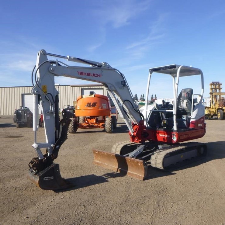 2021 TAKEUCHI TB240